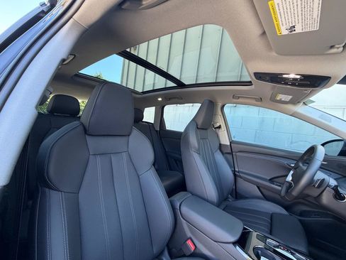 Used 2025 Audi Q6 e-tron Premium Plus w/ Premium Plus AWD/4WD image 24