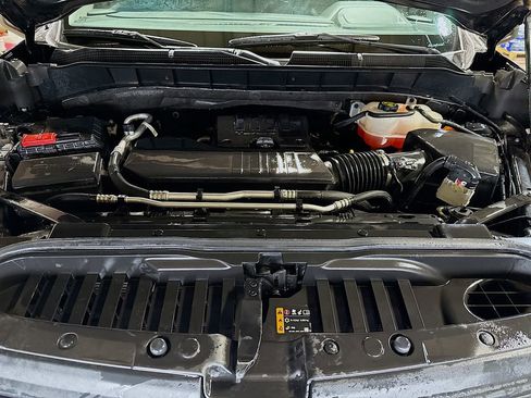 Used 2023 Chevrolet Silverado 1500 LT AWD/4WD image 29