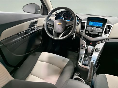 Used 2012 Chevrolet Cruze LS FWD image 20