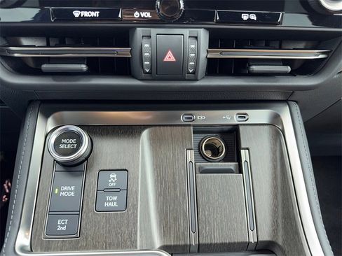 Used 2026 Lexus GX 550 image 40