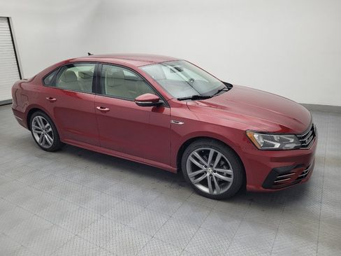 Used 2018 Volkswagen Passat 2.0T R-Line FWD image 11