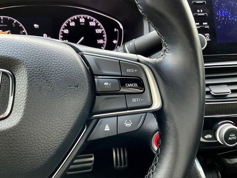 Used 2022 Honda Accord Sport image 11