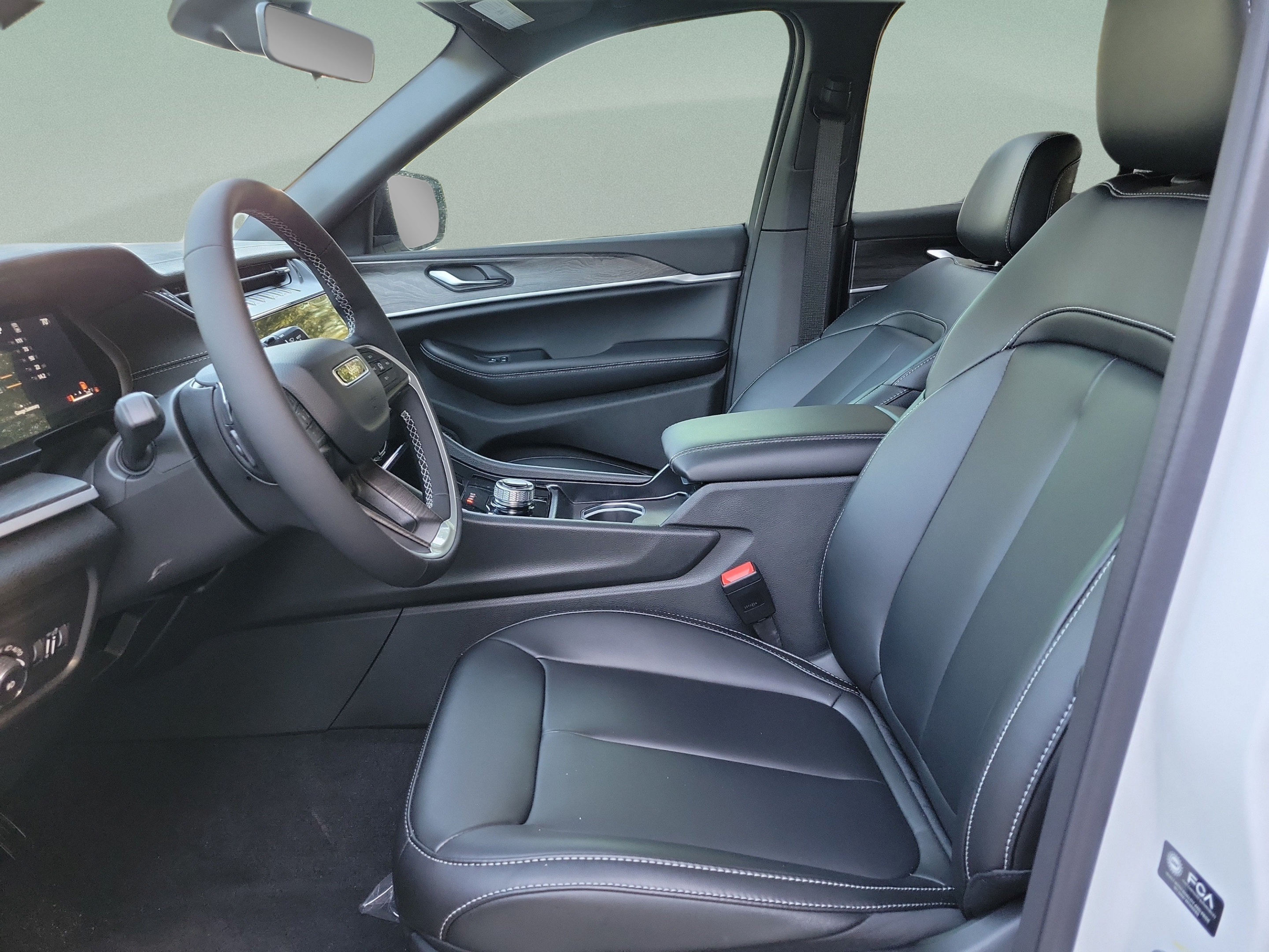 New 2027 Jeep Grand Cherokee Limited w/ Limited Altitude Package RWD image 17