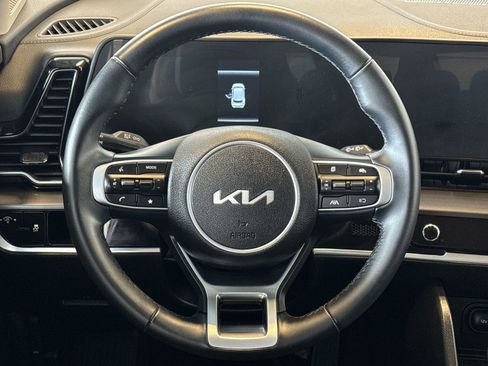 Used 2024 Kia Sportage EX AWD/4WD image 14