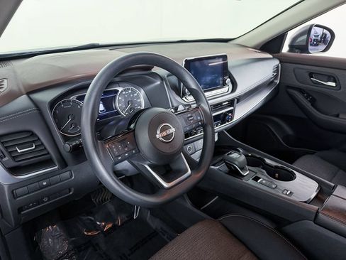 Used 2023 Nissan Rogue SV FWD image 18
