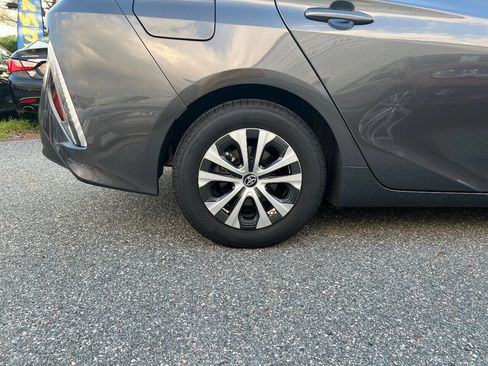 Used 2020 Toyota Prius Prime XLE image 34