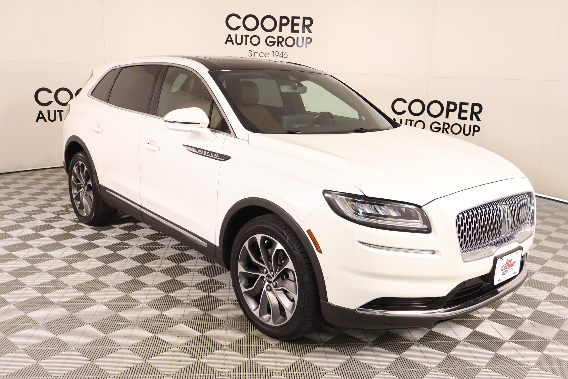 Used 2022 Lincoln Nautilus Reserve w/ Equipment Group 201A FWD image 1