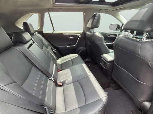 Used 2022 Toyota RAV4 Limited AWD/4WD image 16