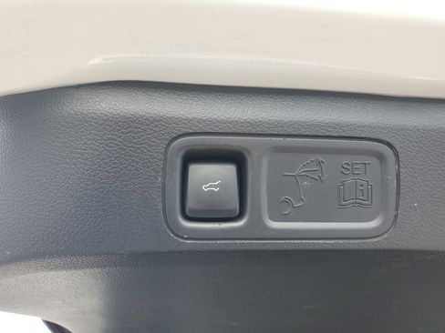 Used 2022 Ford Expedition XLT RWD image 16