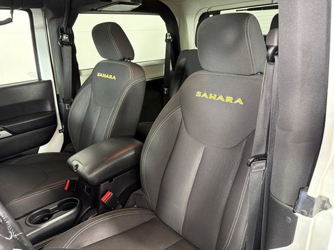 Used 2015 Jeep Wrangler Sahara w/ Connectivity Group image 13