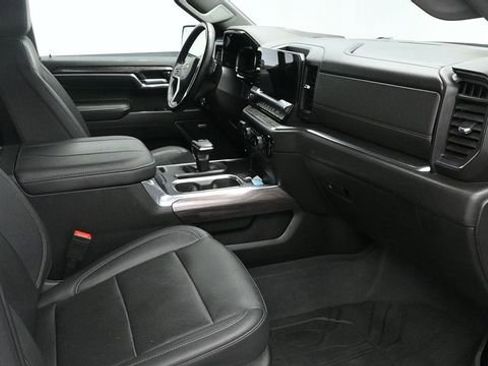 Used 2023 Chevrolet Silverado 1500 LTZ AWD/4WD image 10