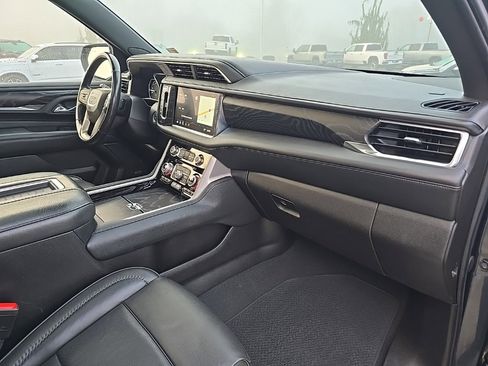 Used 2021 GMC Yukon XL Denali image 36