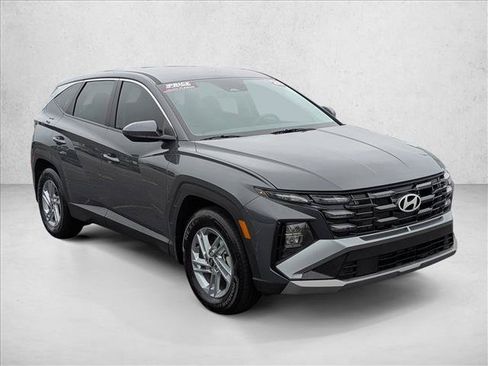 Certified 2026 Hyundai Tucson SE FWD image 3