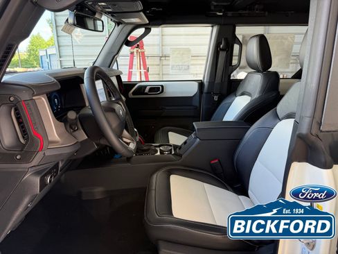 New 2026 Ford Bronco Outer Banks w/ Sasquatch Package AWD/4WD image 12