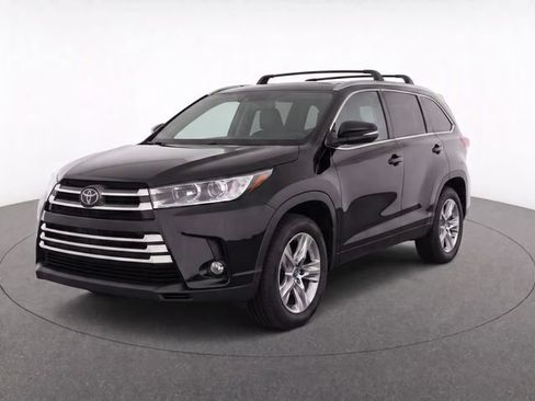 Used 2017 Toyota Highlander Limited AWD/4WD image 2