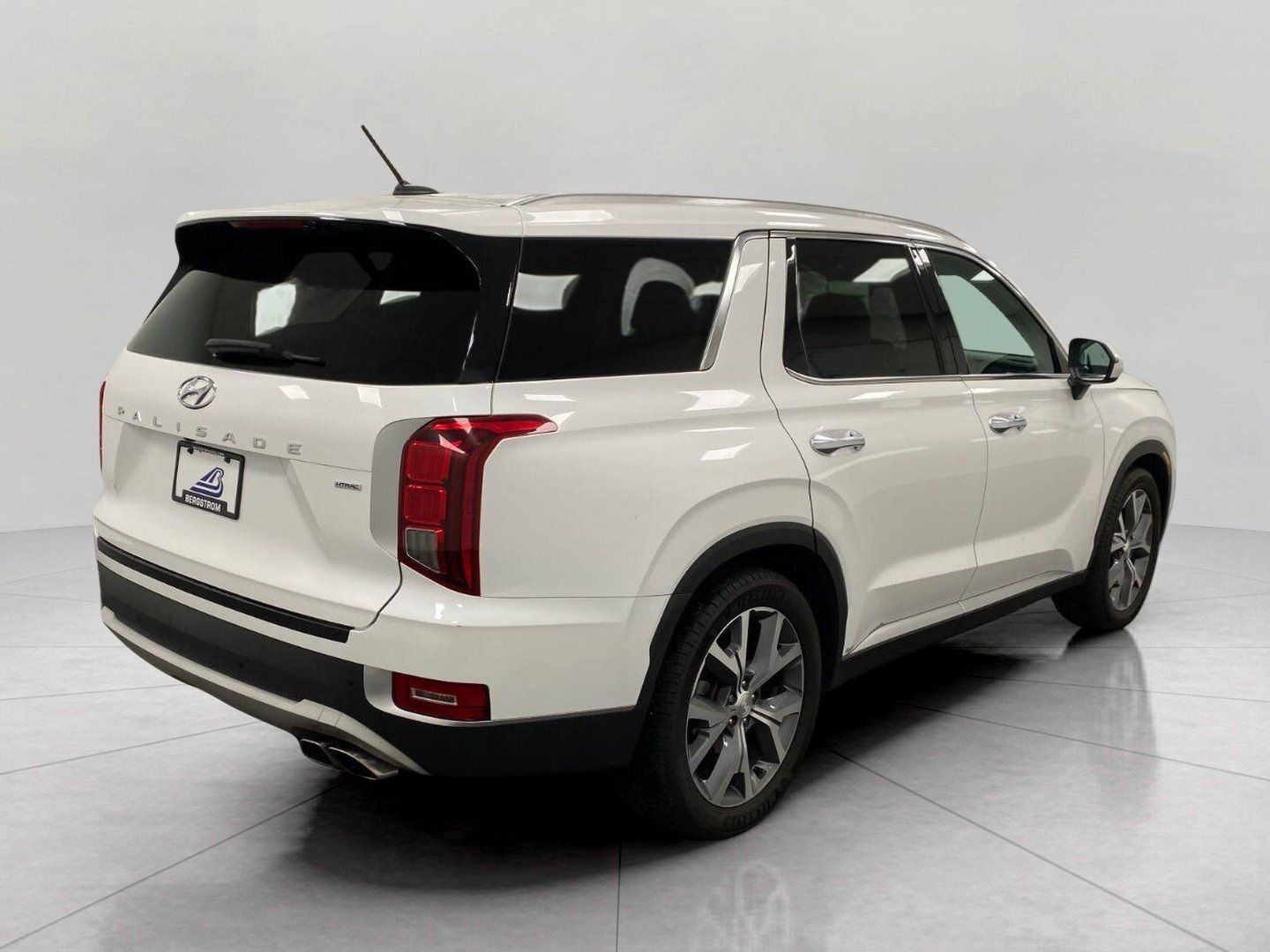Used 2021 Hyundai Palisade SEL w/ Convenience Package AWD/4WD image 4