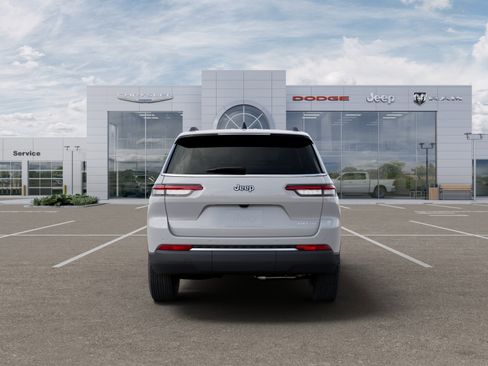 New 2025 Jeep Grand Cherokee L Laredo image 36