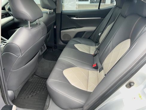 Used 2019 Toyota Camry XLE image 20