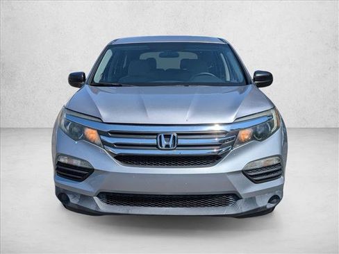 Used 2017 Honda Pilot LX image 3