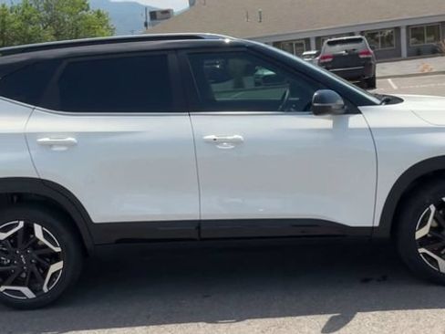 Used 2025 Kia Seltos SX AWD/4WD image 8