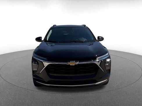 Used 2025 Chevrolet Trax LT w/ LT Convenience Package FWD image 4