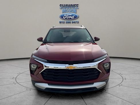 Used 2025 Chevrolet TrailBlazer LT image 2