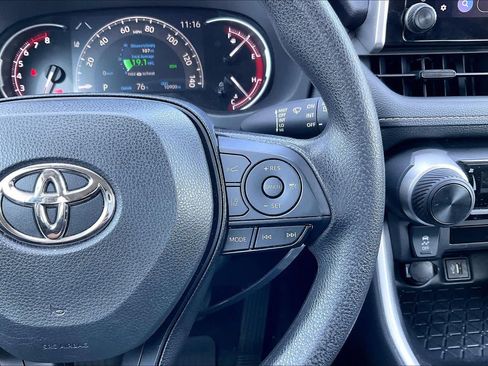 Used 2025 Toyota RAV4 LE FWD image 23