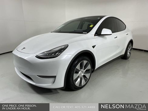 Used 2021 Tesla Model Y Long Range image 4