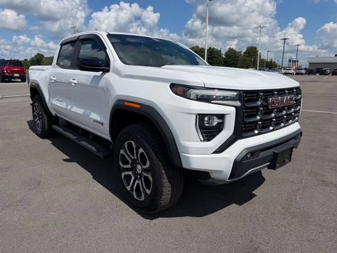 Used 2024 GMC Canyon AT4 w/ AT4 Premium Package AWD/4WD image 3