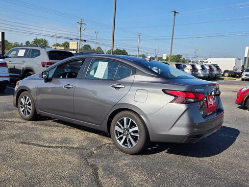 Used 2024 Nissan Versa SV FWD image 9