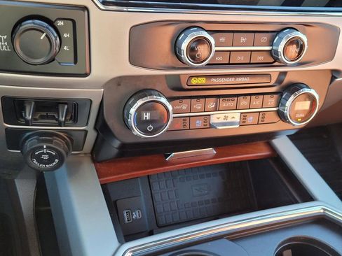 Used 2022 Ford F250 King Ranch w/ FX4 Off-Road Package image 27