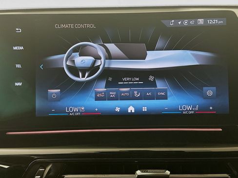 Used 2025 BMW X2 xDrive28i w/ Convenience Package AWD/4WD image 23