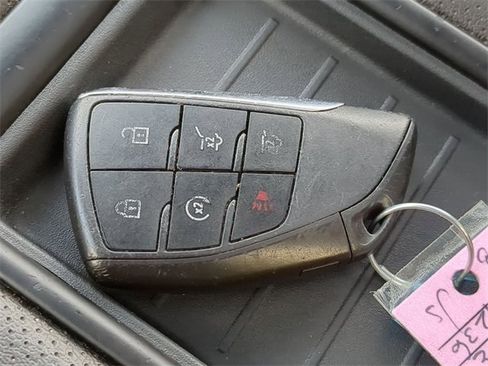 Used 2023 GMC Yukon SLT image 31