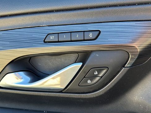 Used 2024 GMC Terrain SLT image 12