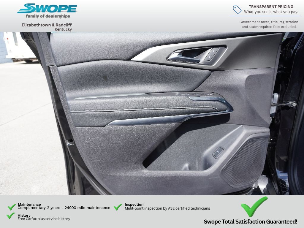 Used 2025 Chevrolet Traverse LT FWD image 14