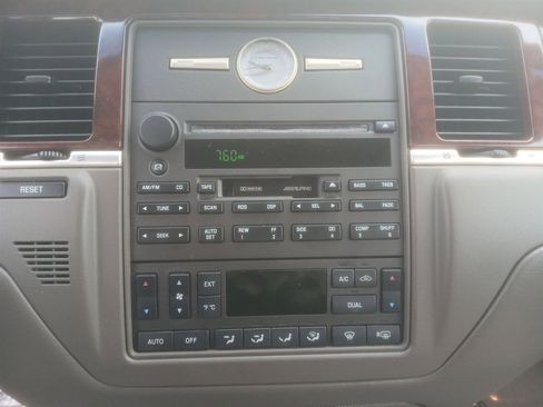 Used 2003 Lincoln Town Car Signature image 44