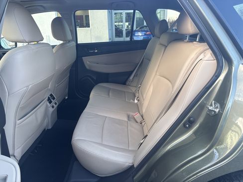Used 2016 Subaru Outback 2.5i Limited image 16