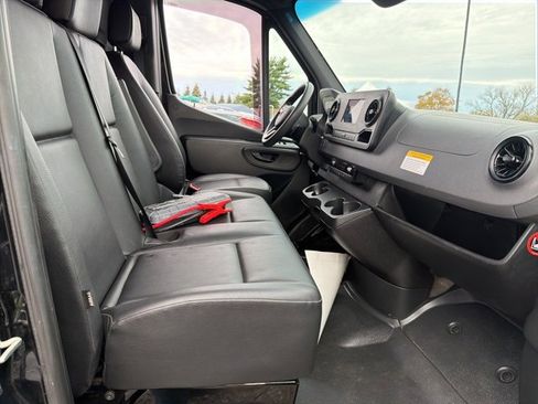 Used 2020 Mercedes-Benz Sprinter 3500 image 19