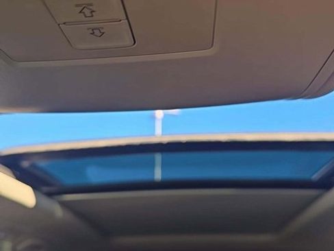 Used 2019 Volkswagen Atlas SE w/ Panoramic Sunroof Package image 7