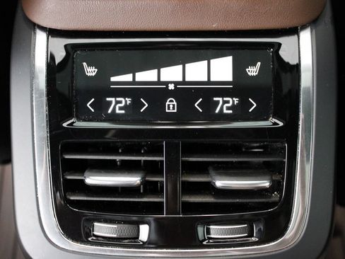 Certified 2023 Volvo XC90 B6 Plus w/ Protection Package Premier AWD/4WD image 44