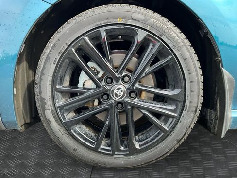 Used 2025 Toyota Camry SE w/ Convenience Package FWD image 16