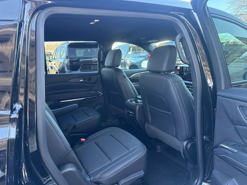 Used 2026 Chevrolet Traverse LT w/ Midnight/Sport Edition image 29