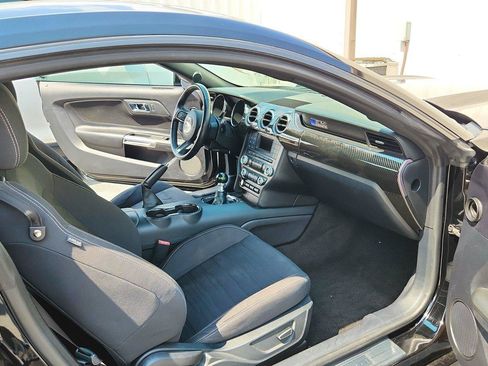 Used 2015 Ford Mustang GT RWD image 17
