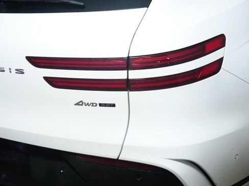 Used 2026 Genesis GV70 3.5T Sport Prestige image 17