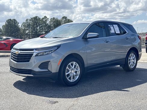 Used 2024 Chevrolet Equinox LT w/ LPO, Floor Liner Package FWD image 11