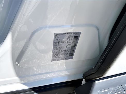 Used 2023 Nissan Pathfinder S image 28