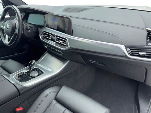 Used 2022 BMW X5 xDrive40i w/ Parking Assistance Package image 45
