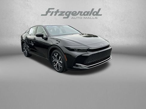 Used 2024 Toyota Crown XLE image 1