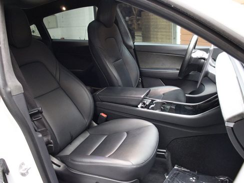 Used 2020 Tesla Model Y Performance image 39