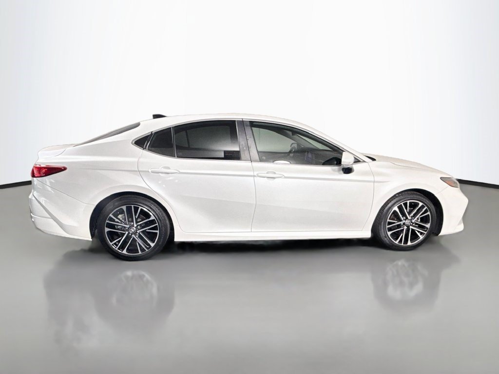 Used 2025 Toyota Camry XLE FWD image 11